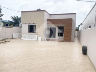 4 bedroom house for sale at Spintex