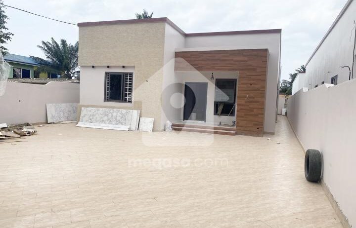 4 bedroom house for sale at Spintex